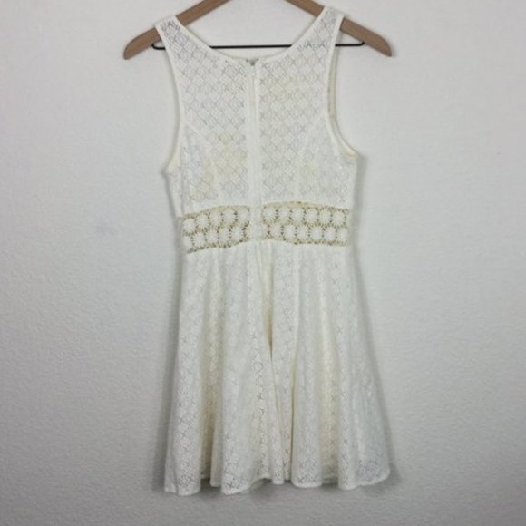FREE PEOPLE beige cream daisy cut out sleeveless lined floral lace dress… - Picture 5 of 5